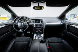 Audi Q7 S-Line Plus FACELIFT (10 foto / 15)