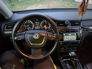 Skoda Superb 2.0 125 кВт (10 фото из 13)