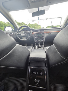 Skoda superb 2011 2.0 125kw (7 foto / 12)