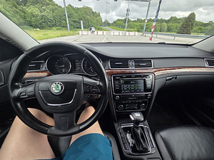 Skoda superb 2011 2.0 125kw (9 foto / 12)
