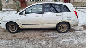 Suzuki Liana 1.6 78kW (4 foto / 15)