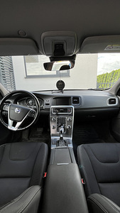 Volvo v60 (5 foto / 6)