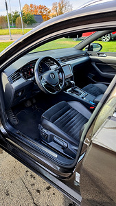VW Passat 2.0 BiTurbo Executive 176kw 4motion (5 foto / 15)