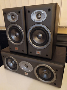 JBL surround колонки (2 фото из 3)