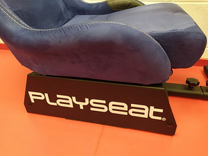 Раллийное кресло Playseat Evolution Alcantara (5 фото из 5)
