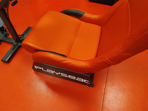 Красное раллийное кресло playseat (2 фото из 6)