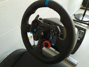 Playseat rallitool ja Logitech G29 rool (2 фото из 3)