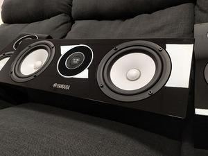 Kvaliteetsed Yamaha 700. seeria surround kõlarid (3 foto / 10)