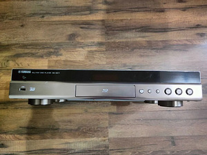 Blu-ray плеер Yamaha BD-S671 (4 фото из 6)