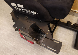 Alcantara Gran Turismo Playseat koos käigukangi hoidikuga (7 foto / 7)