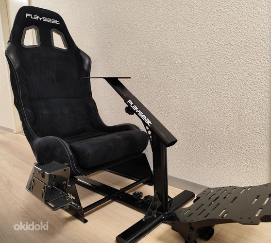 Раллийное кресло Playseat Alcantara с держателем рычага переключения передач (фото #2)