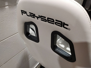 Valge Playseat rallitool Xbox Playstation, ilma roolita (4 foto / 5)