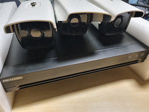 Digitaalne videoregistraator HIKVISION koos 4kaamerad