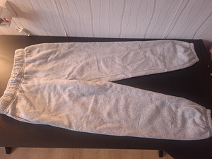 Poiste spordipüksid 146 cm (1 foto / 2)