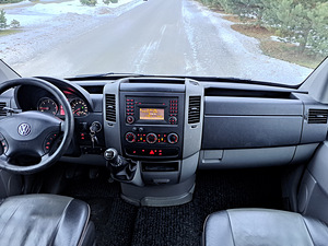 Volkswagen Crafter 9 koht B-kategooria (4 foto / 15)