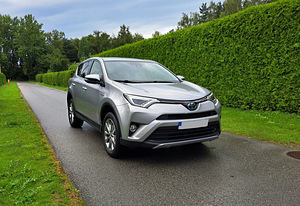 Autorent Rav4 COMFORT Hybrid/LPG BOLT FORUS UBER (1 foto / 10)