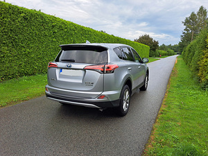 Autorent Rav4 COMFORT Hybrid/LPG BOLT FORUS UBER (3 foto / 10)