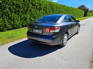 Toyota Avensis Premium (5 foto / 15)