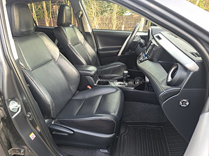 Autorent TAKSO Rav4 Hybrid/LPG COMFORT BOLT FORUS UBER (5 foto / 10)