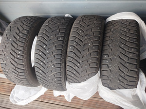 Toyo Ice-Freezer 205/60/16 talv rehvid nagu uued! Naast. (1 foto / 3)