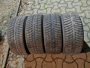 Naastrehvid 235/45 R17 Laufenn (1 foto / 1)