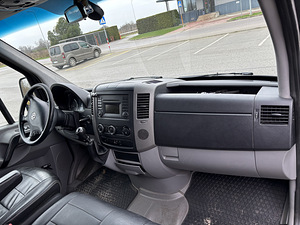 Volkswagen Crafter (10 foto / 14)