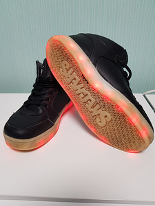 SKECHERS Energy Lights - LED tossud s 36 (4 foto / 9)