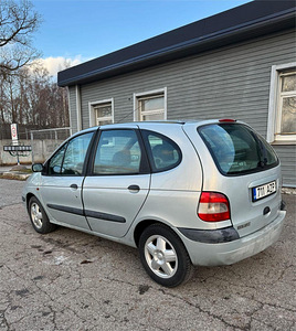 Renault Scenic 1.9dCi (5 foto / 11)