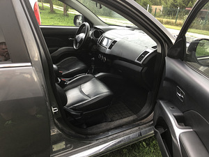 CITROEN C-CROSSER (8 фото из 10)
