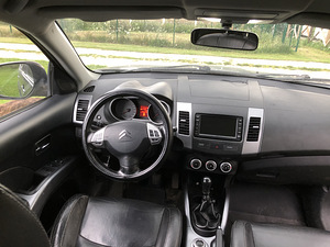 CITROEN C-CROSSER (9 фото из 10)