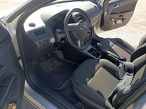 Opel Astra H (7 фото из 9)