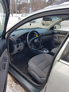VW Passat 1.9 96kw 2004a. (4 foto / 5)