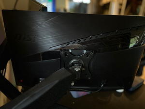 23.6" LED-monitor MSI Optix MAG241C VA, 144 Hz (2 foto / 2)