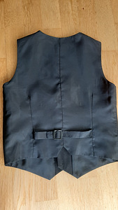 Poiste pidulik vest, suurus 134 (2 foto / 3)