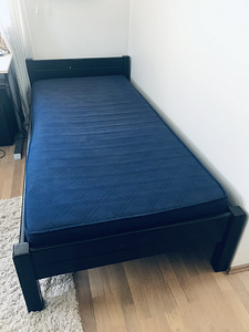 Voodi, puidust, väga pikale, madratsiga (3 foto / 6)