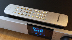 Shanling TU100 FM Tuner kahe antennisisendiga (9 foto / 10)