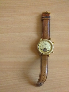 Наручные часы (3 фото из 3)