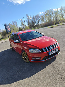 VW Passat (1 фото из 12)