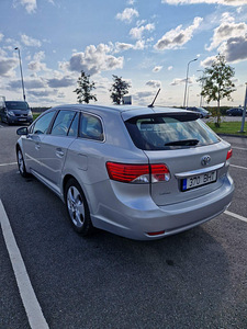 Toyouta Avensis 2013 (3 foto / 13)