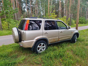 Honda cr-v 2001 aasta 2.0bens atm 4x4 (2 foto / 11)