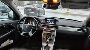 Volvo v70 (2 фото из 5)