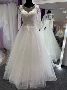 Свадебное платье 42-46сВнутри платья, подъюбник украшение для волос
