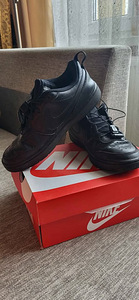 Nike court borough low 35.5s. (2 foto / 5)