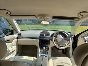 Mercedes-Benz E320 Avantgarde 3.2 150KW R6 (6 foto / 8)