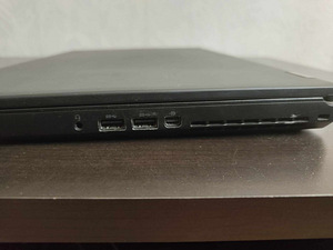 Äriklassi Lenovo ThinkPad P50 (2 foto / 3)