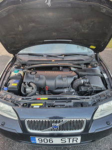 Volvo v70 (6 фото из 12)