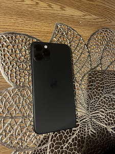 iPhone 11 про 256гб (1 фото из 4)