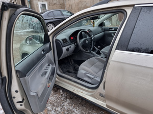 Volkswagen Golf 2.0 103kw (4 foto / 7)