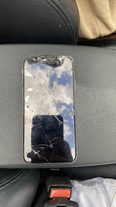 iPhone х 64гб (2 фото из 3)