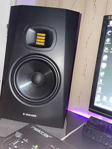 Adam Audio T7V Monitorkõlarid (paar) + helikaart (1 foto / 3)